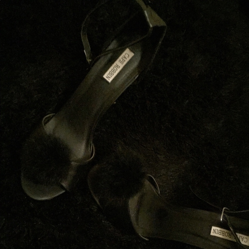 Cute fur tip heels!♡